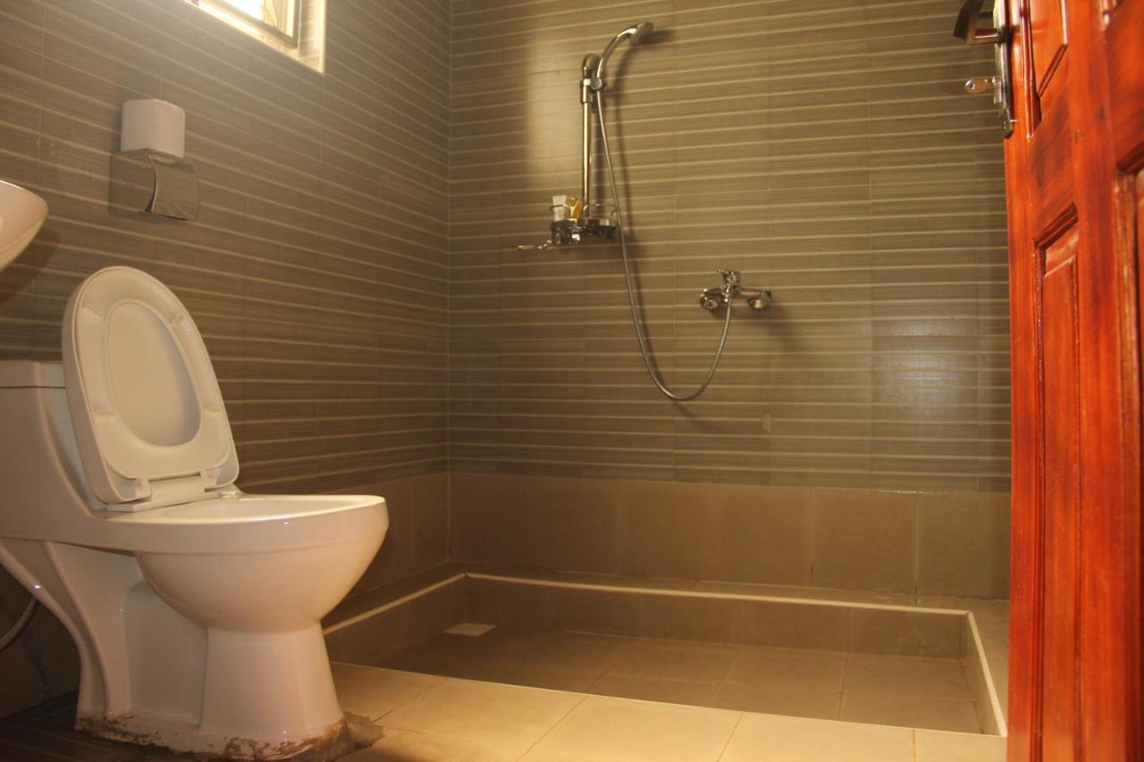 Saltek Forest Cottages Masindi Bagian luar foto